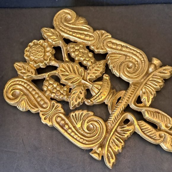 VINTAGE BRASS TRIVET - Picture 2 of 6